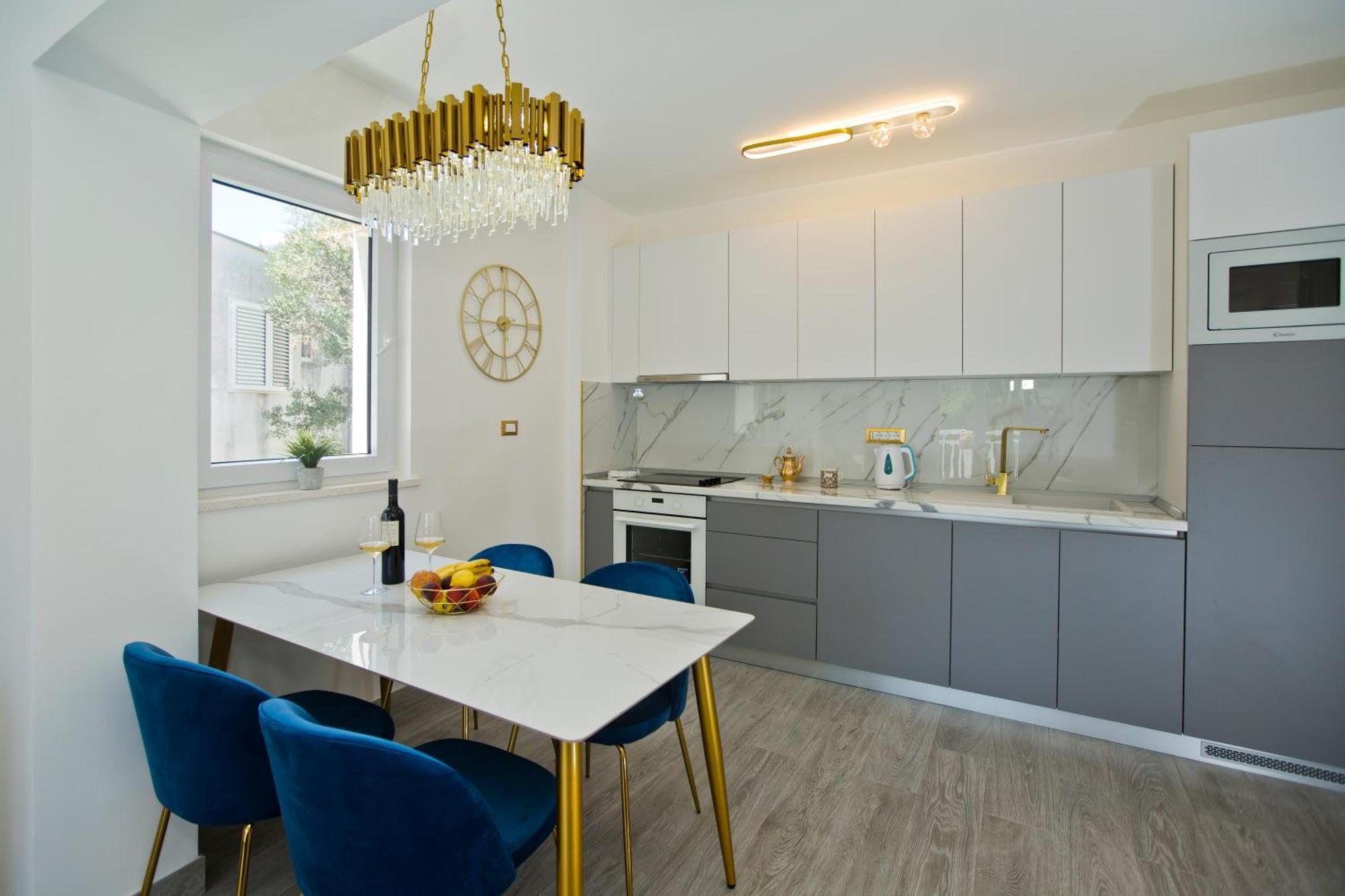 Luxury Apartment Veronika Хвар Екстериор снимка